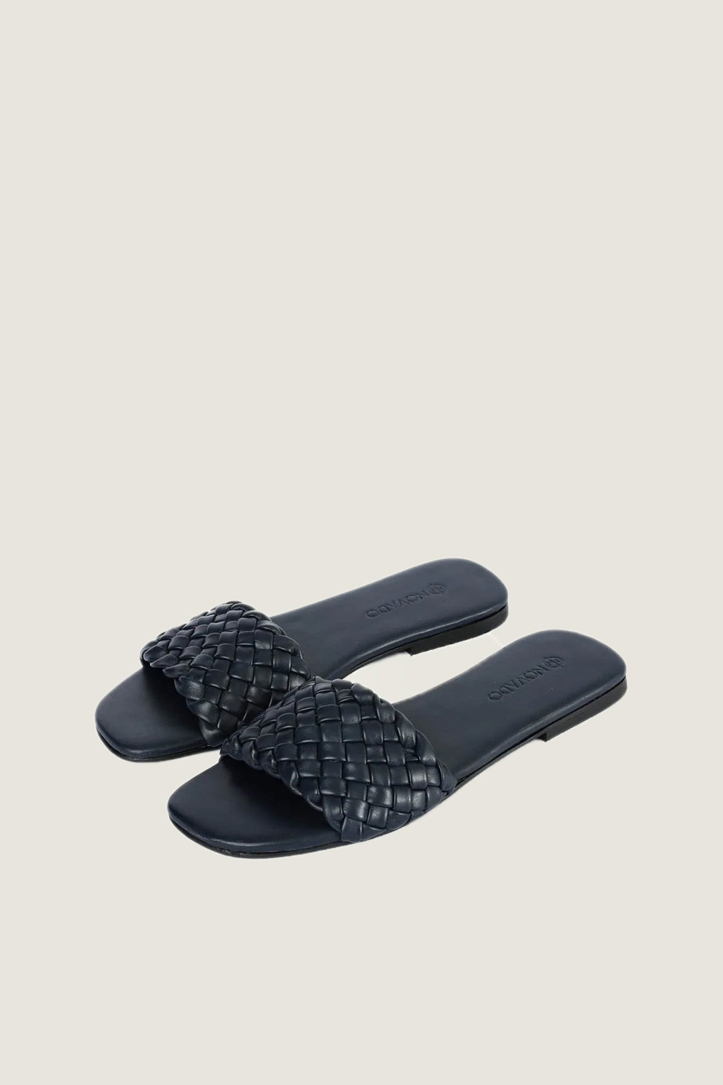 Iza Bella Slipper - THREDS