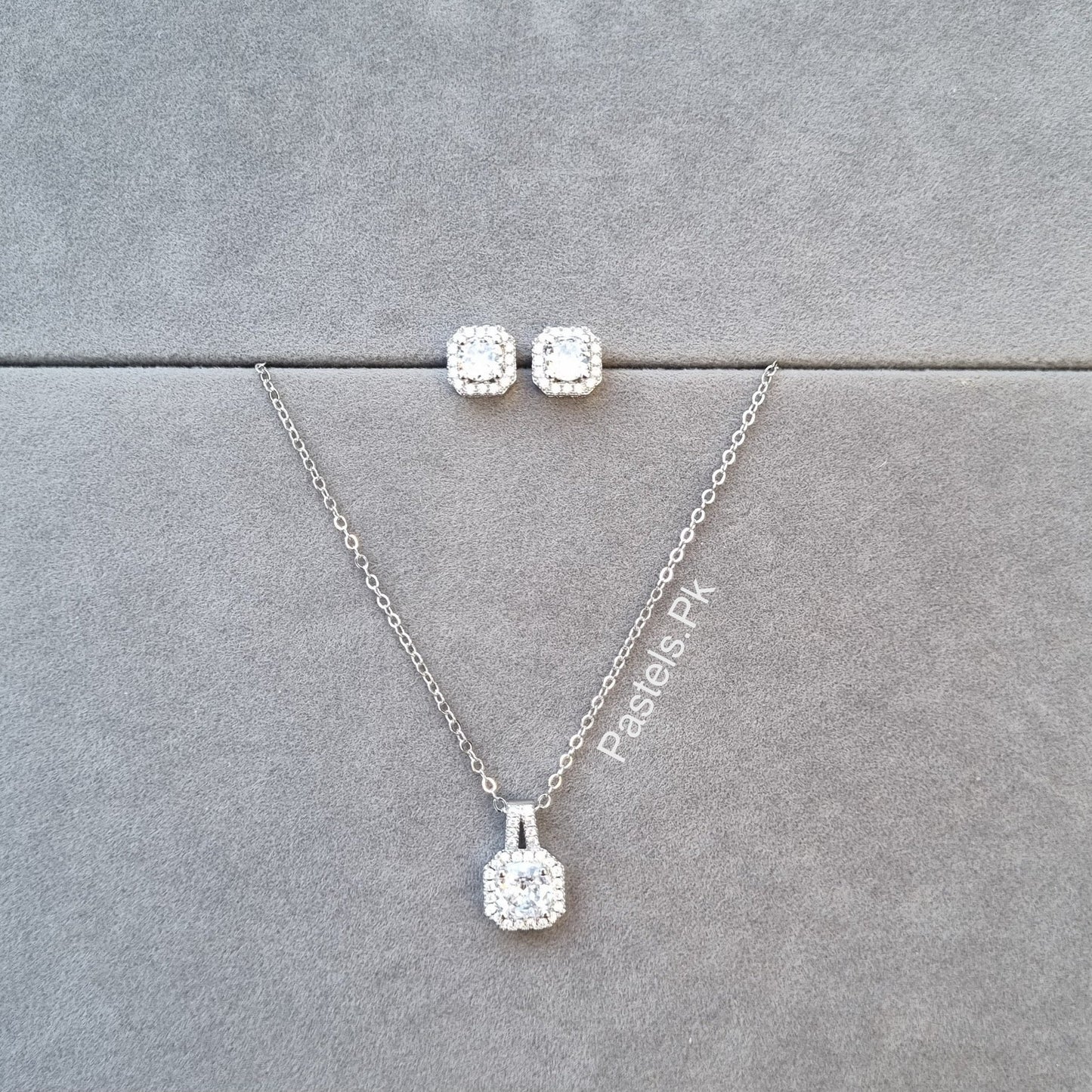 S032 Jewelry Set - THREDS