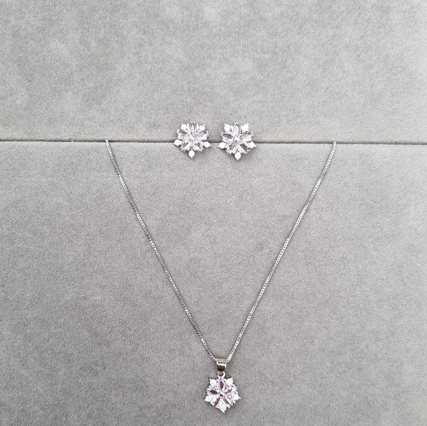 Jewelry - THREDS