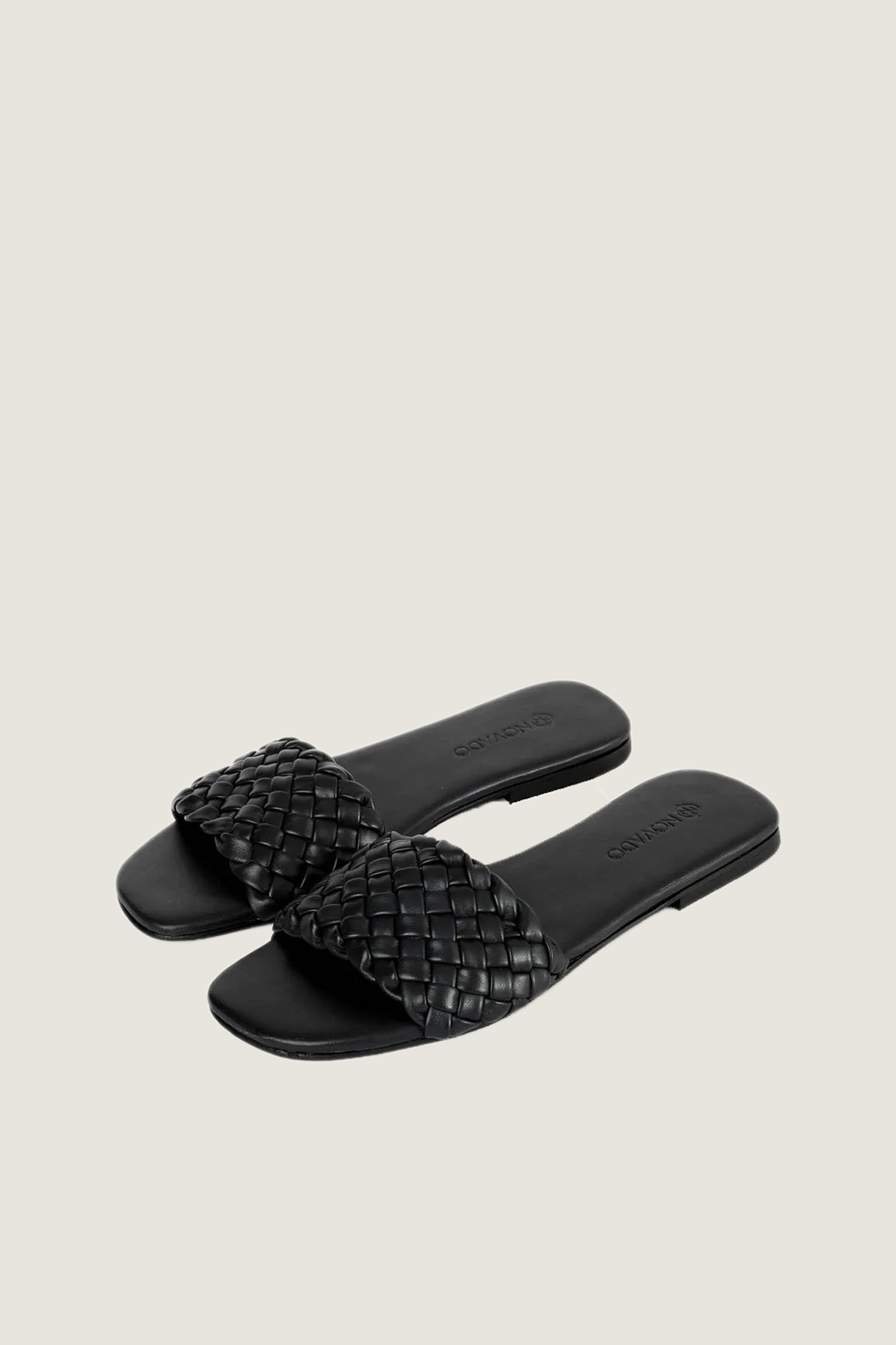 Iza Bella Slipper - THREDS
