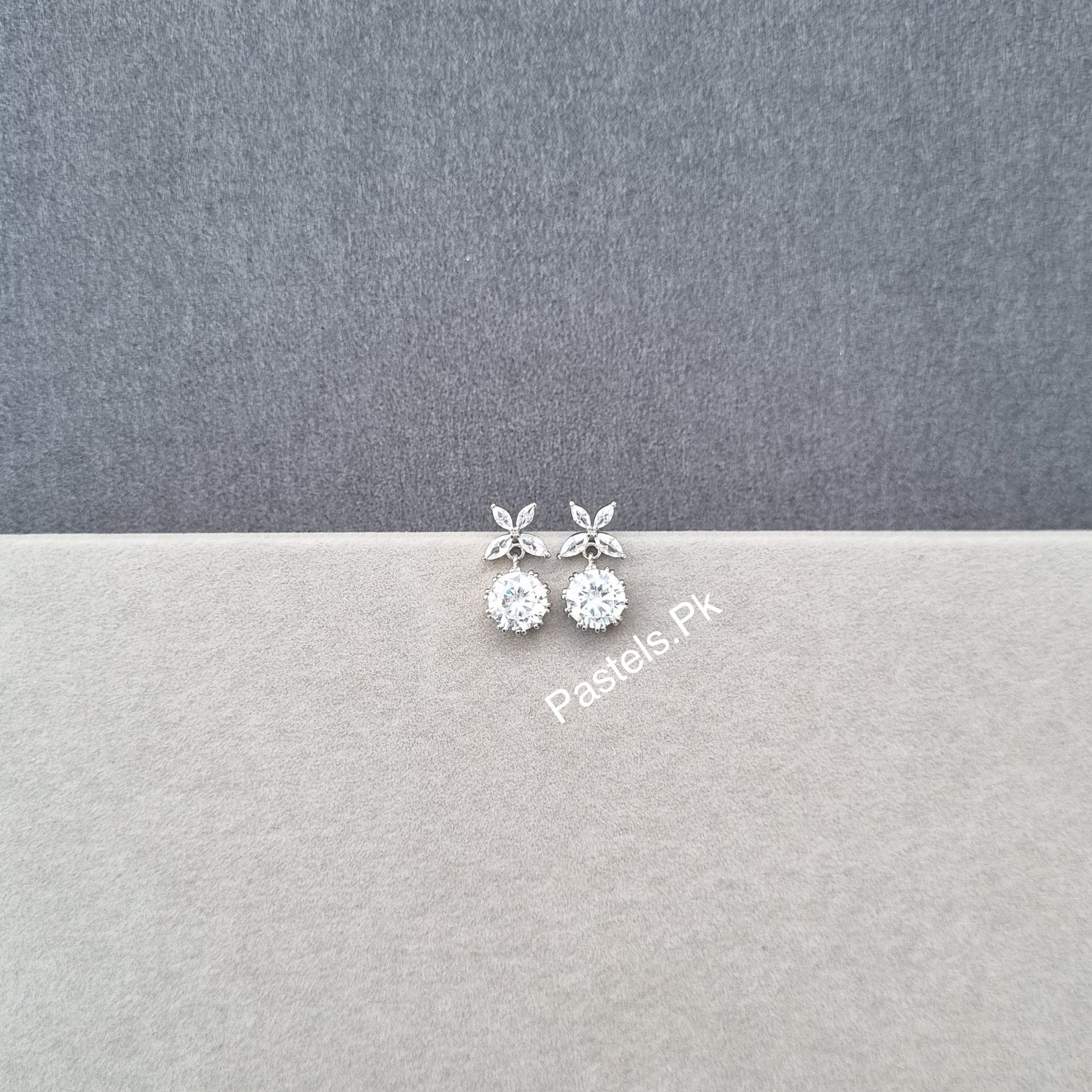 E272 Earrings - THREDS